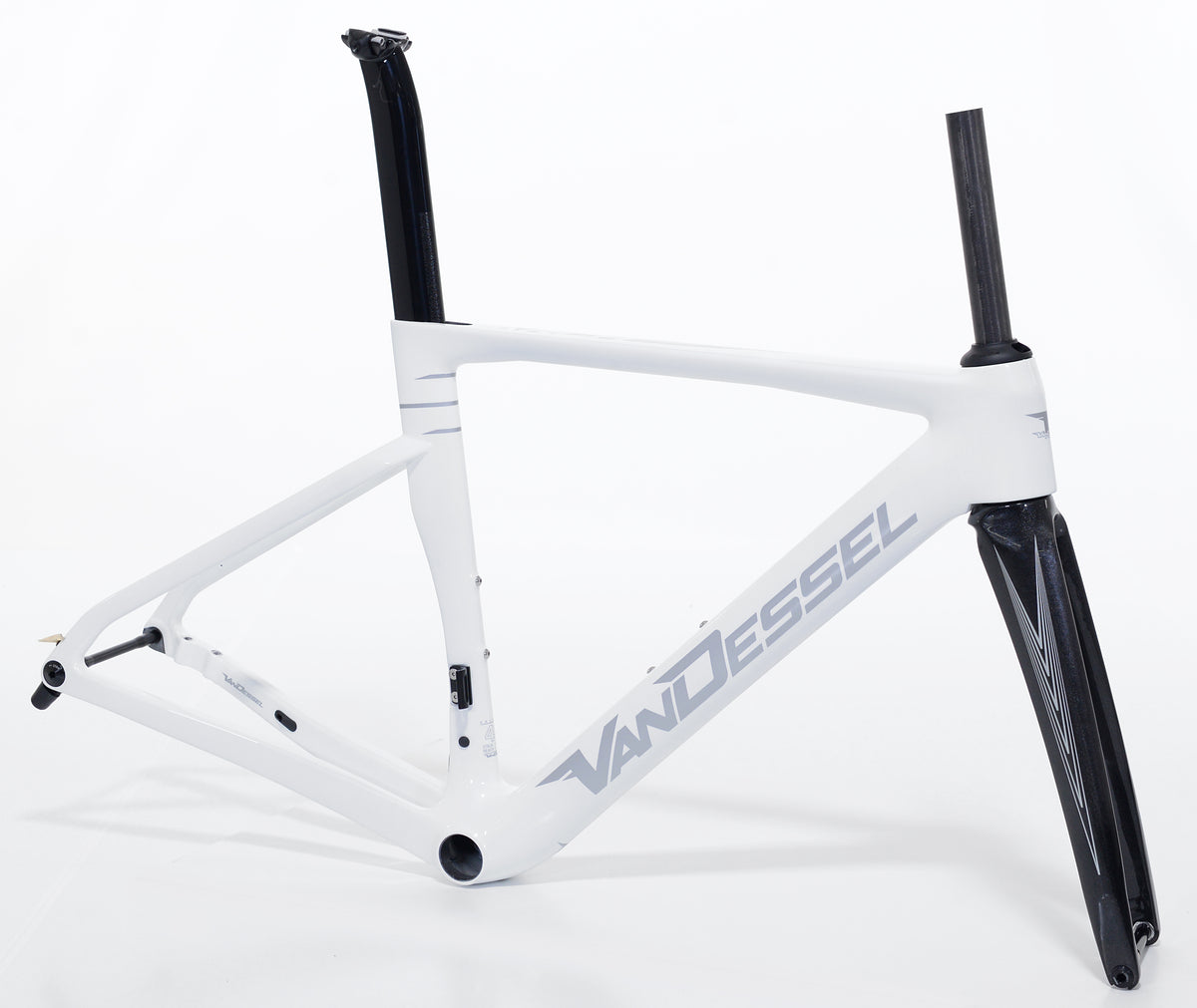 VAN DESSEL™ ARCH 65 | CARBON FRAMESET – Van Dessel Cycles