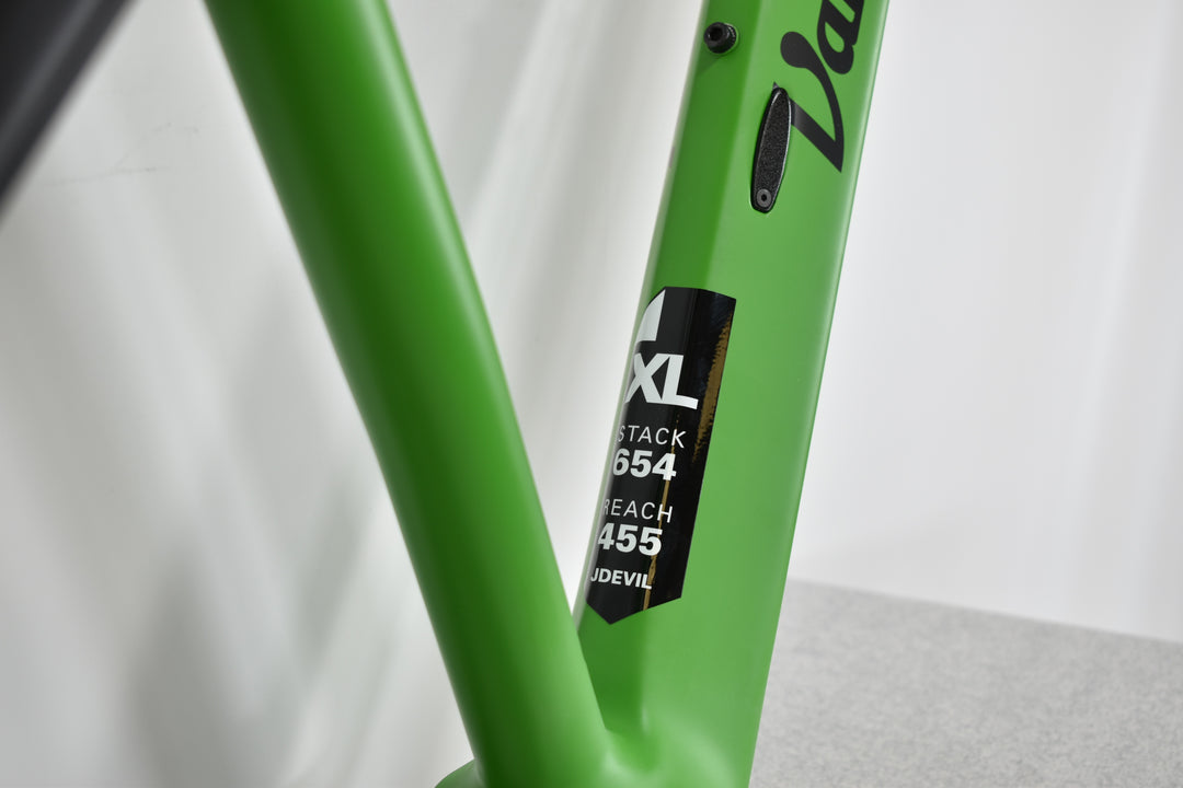 Van Dessel Cycles | Closeouts |Jersey Devil XL Carbon Fiber