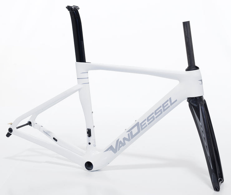 ARCH 65  |  FRAMESET | WHITE DUST / NATURAL CARBON