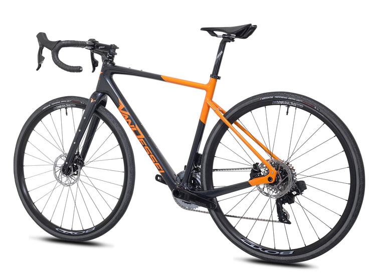 VAN DESSEL™ RANGE ROAMER CARBON  |  SRAM RIVAL AXS | PERFORMANCE GRAVEL BIKE